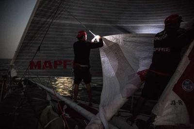"MAPFRE" supera el estrecho de Ormuz al acecho del líder "MAPFRE" supera el estrecho de Ormuz al acecho del líder